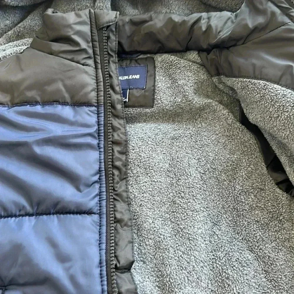 Calvin Klein Jeans boys fleece lined puffer jacket with hoodie blue/black size 4